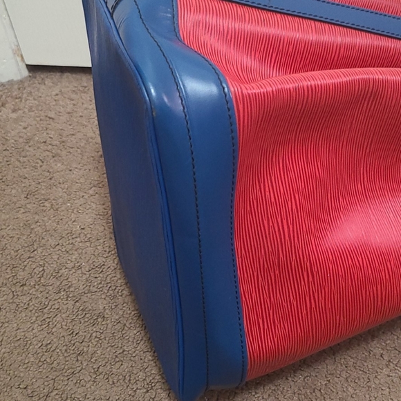 Louis Vuitton Epi Noe Gm - Picture 7 of 16